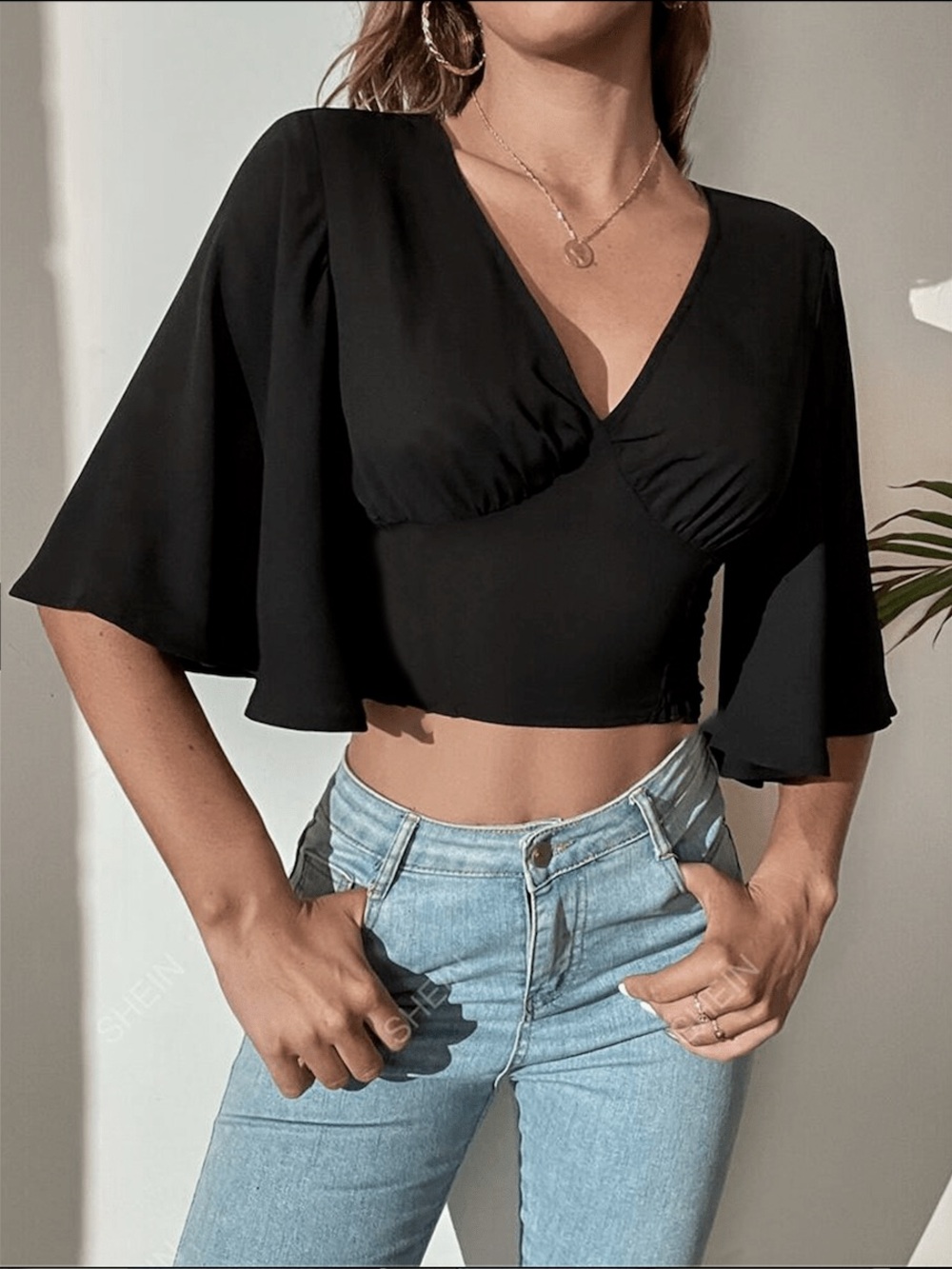 SHEIB Black V-Neck Crop Top with Flutter Sleeves Size Tall Small